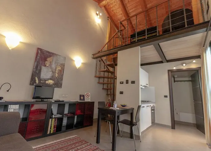 Al Centro Del Borgo * 구아레네